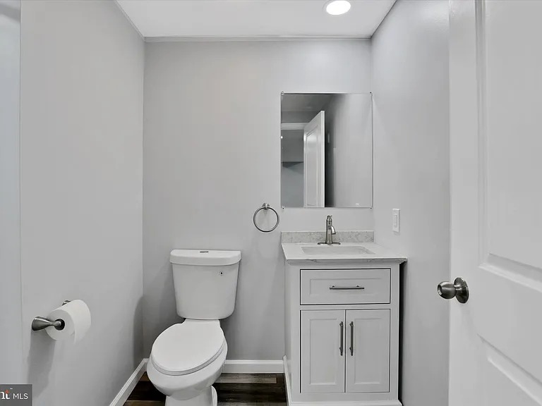 28 Long Bend Dr — Photo 35