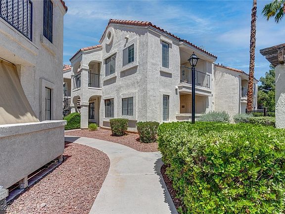 3rd image of 4860 Nara Vista Way Unit 104