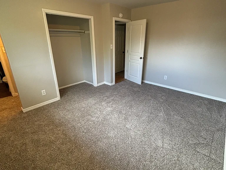 3495 Montebello Dr W — Photo 8
