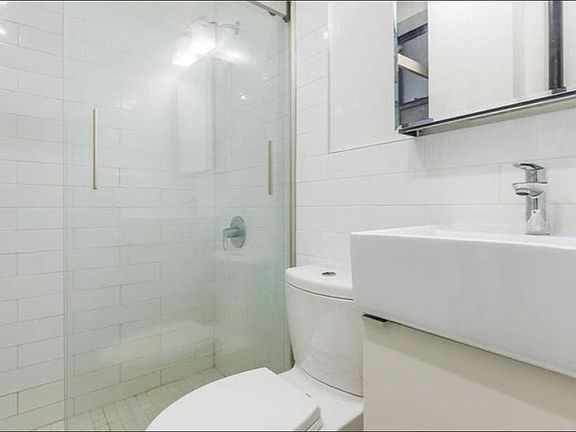 5th image of 335 E 65th St APT 9A