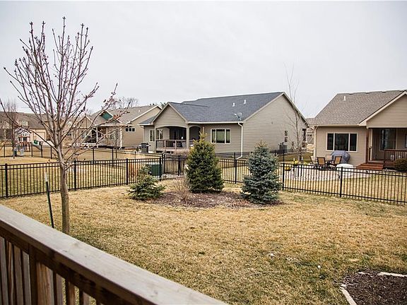 4th image of 413 S 82nd St