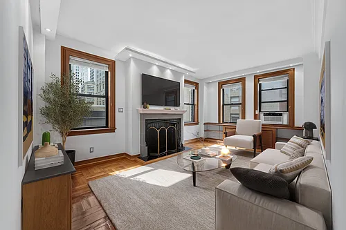 150 W 58th St Photo 1
