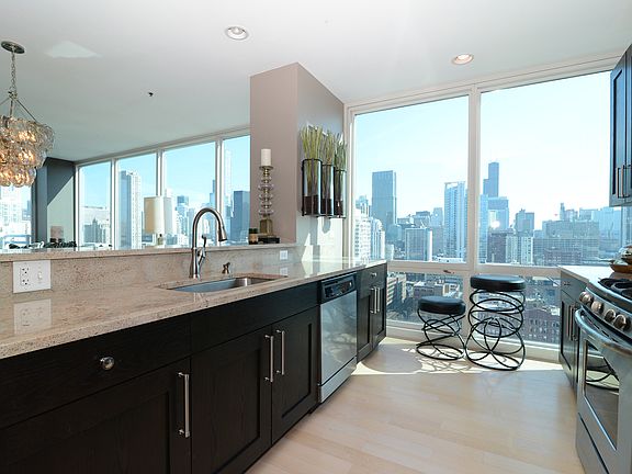 5th image of 757 N Orleans St #2106
