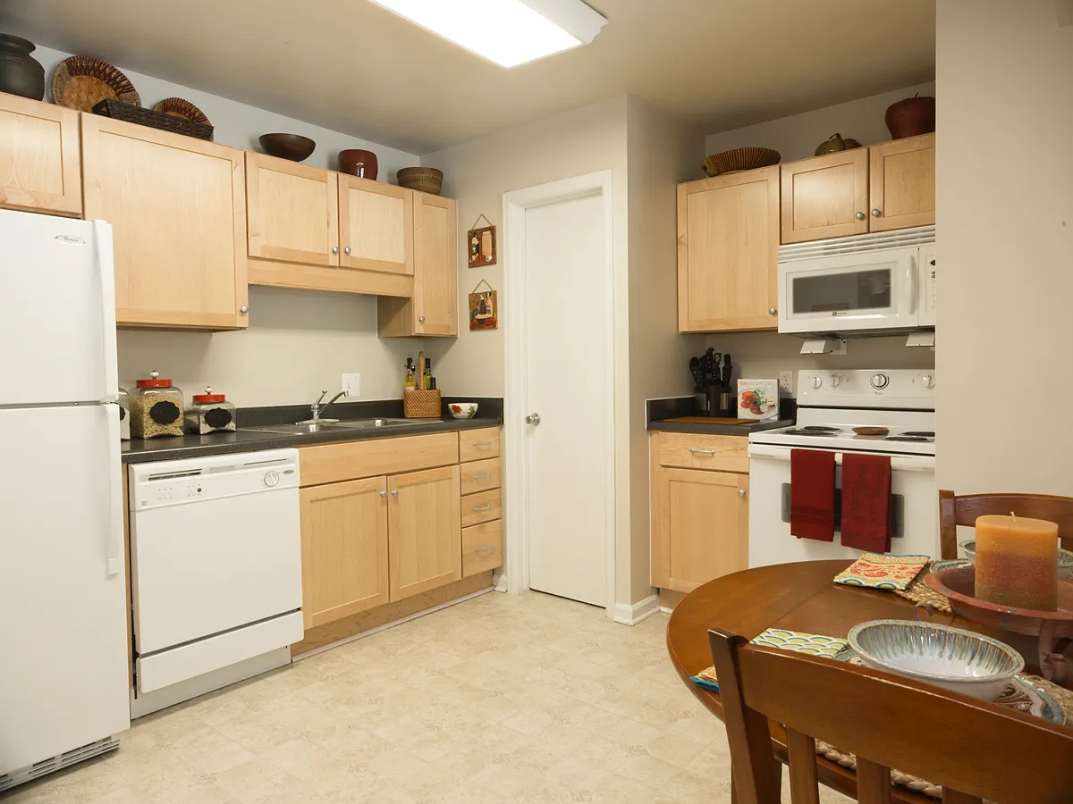 Salem Wood Apartments — Photo 2