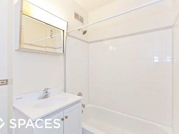 5th image of 5736 N Winthrop Ave #5740110