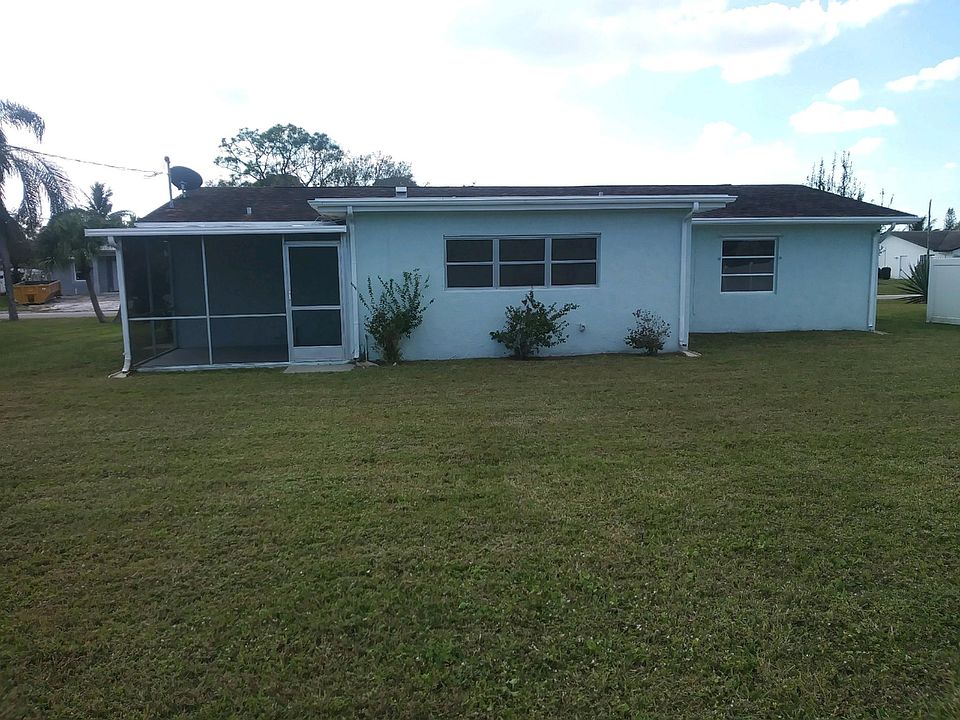 2nd image of 643 SE Clifton Ln