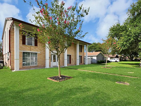 5th image of 10602 Sagebriar Dr
