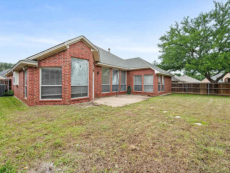 6103 Sea Island Trl — Photo 21