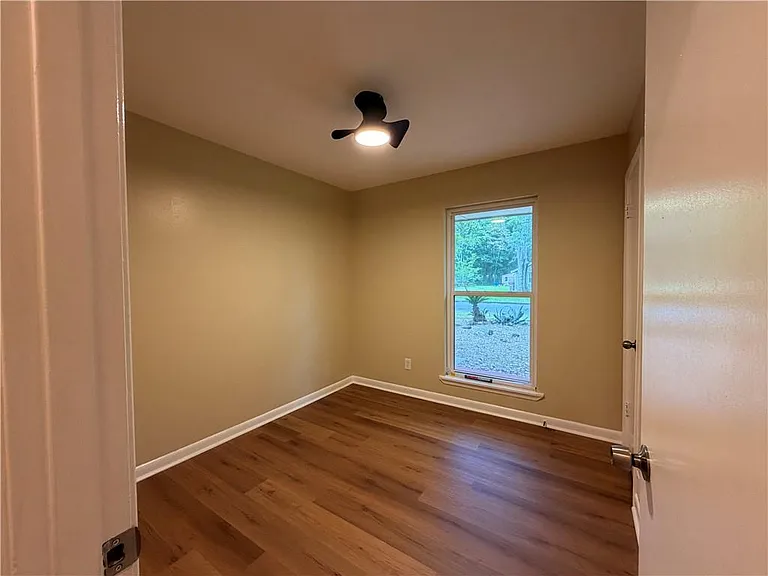 1326 Doyle Ave — Photo 8