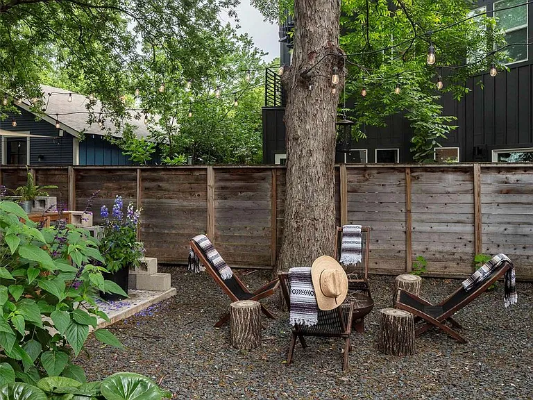 303 Navasota St — Photo 20
