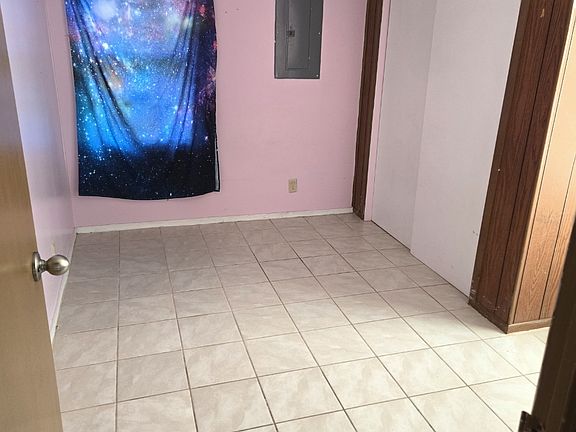 4th image of 1211 Koehn Dr