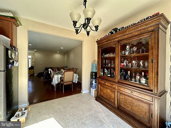 3rd image of 340 Wilmore Dr