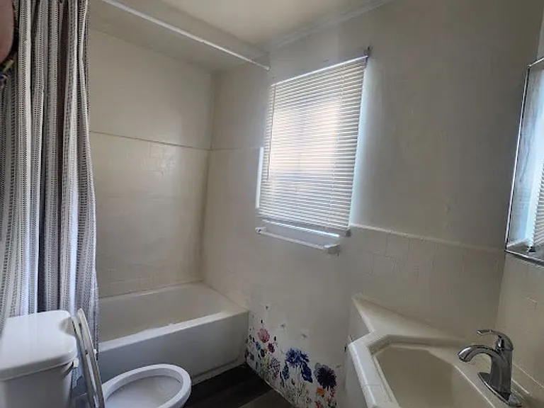 1550 N Arrowhead Ave — Photo 7