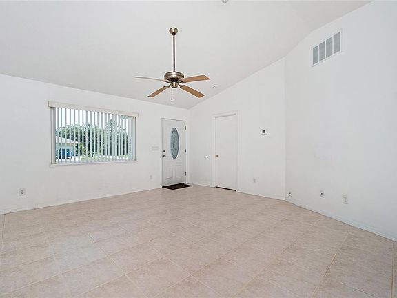 3rd image of 11025 Waterford Ave
