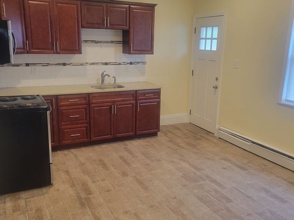 170 1/2 Oak St #170-1/2
