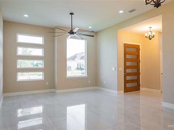 3rd image of 601 W La Pointe Ave