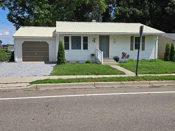 68751 Vinewood Ave, Sturgis, MI 49091
