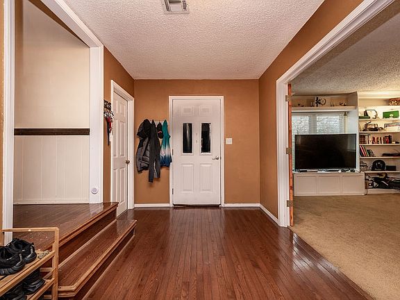 3rd image of 2895 Briarwood St