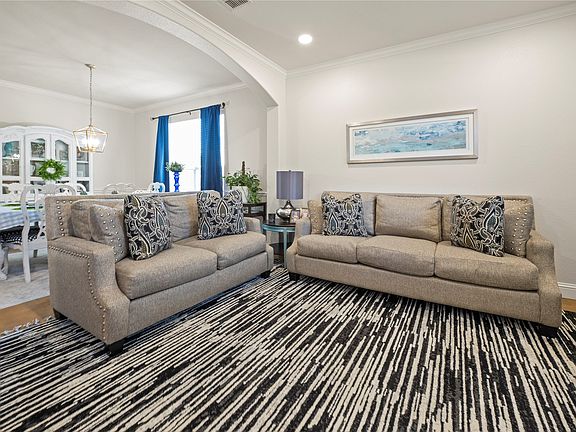 5th image of 4129 Amhurst Dr