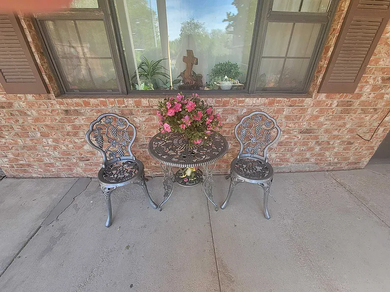 Maple Gardens — Photo 16