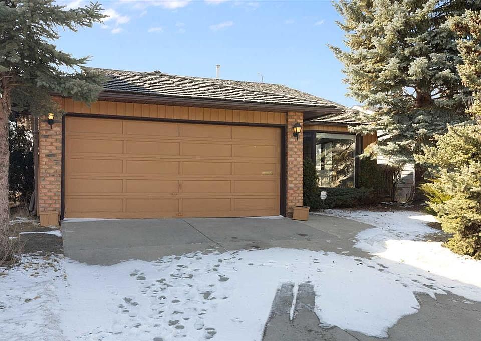 1st image of 12 Castlefall Rd NE