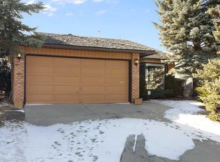 12 Castlefall Rd NE, Calgary, AB T3J1M9