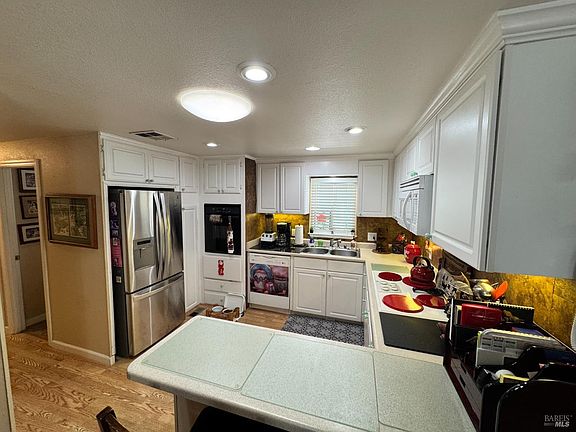 4th image of 211 Regency Court