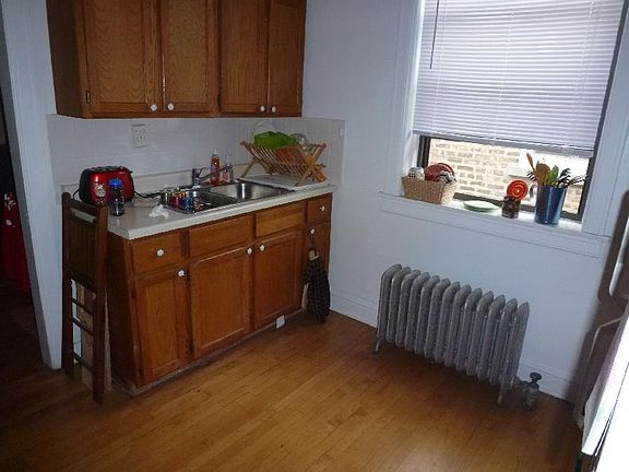 4th image of 4855 N Wolcott Ave APT 2B