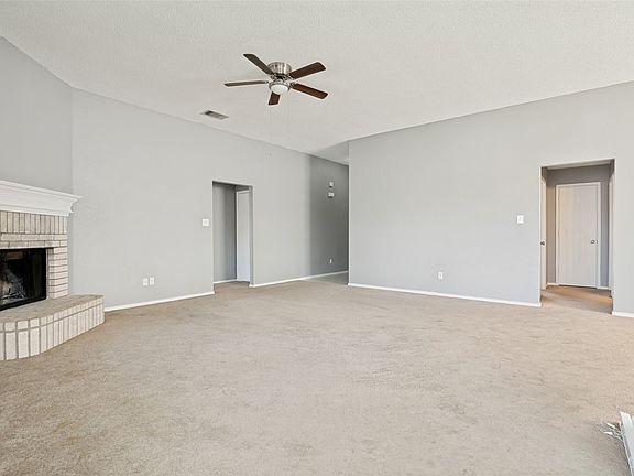 3rd image of 330 Mesquite Hill Dr