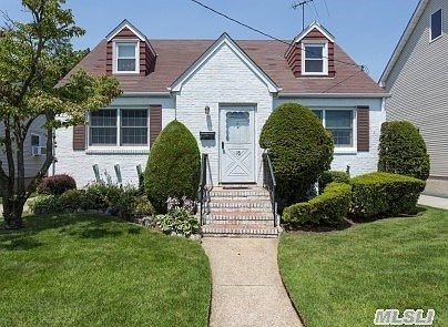 1st image of 18 Dorothy Pl