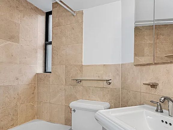 5th image of 290 W 12th St APT 6B