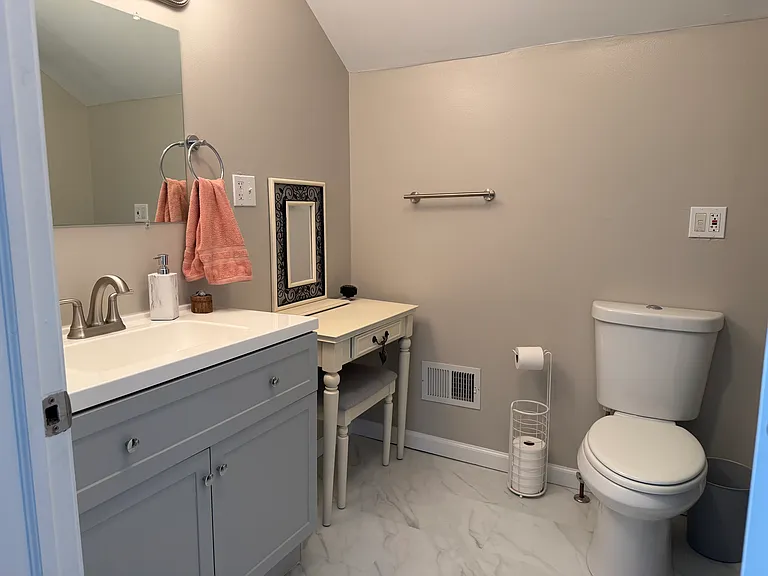804 Forest Ave — Photo 20