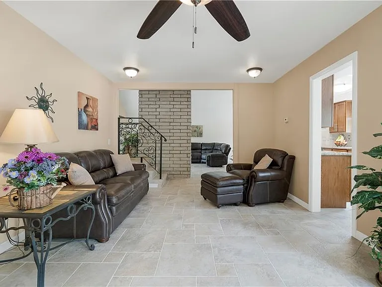 10112 Banyan St — Photo 13