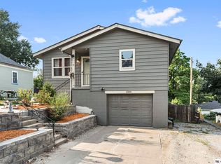 2210 Avenue C, Plattsmouth, NE 68048