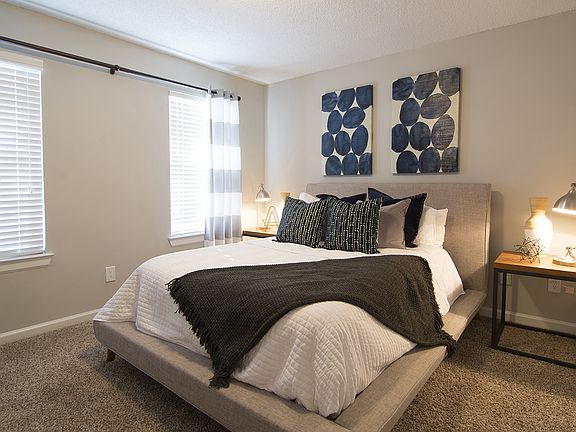 4th image of 100 Chaselake Dr #0508