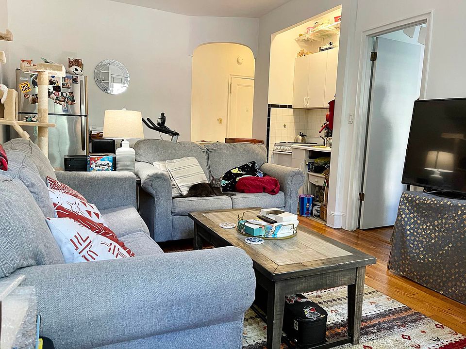 1st image of 311 E 52nd St APT 2B