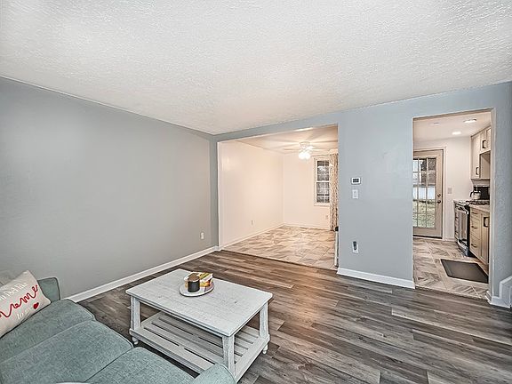 5th image of 220 Oberlin Dr
