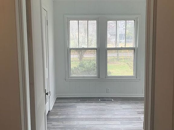 5th image of 219 Lakeview Dr