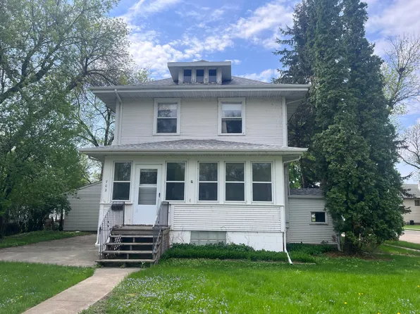 702 9th Ave SE #8, Aberdeen, SD 57401