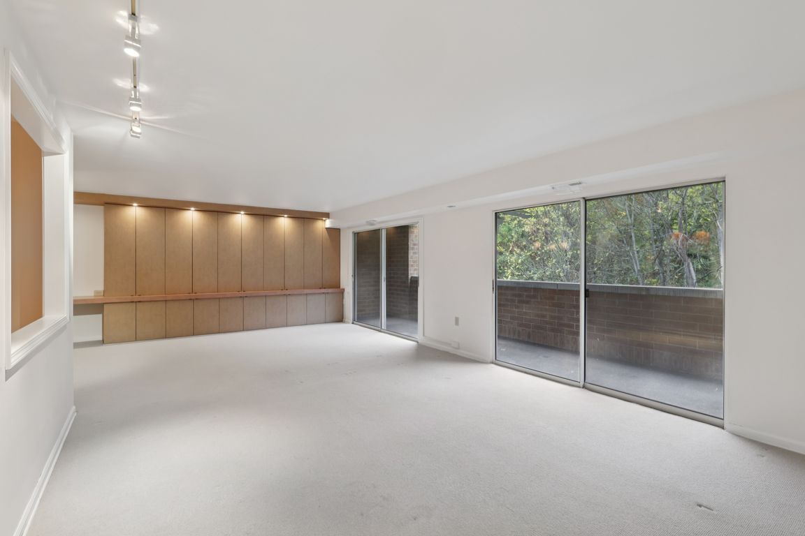 next background image