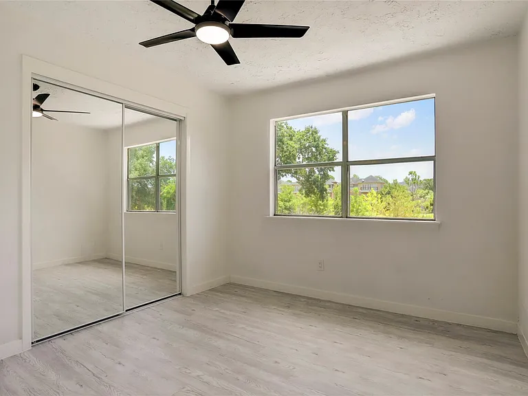 7926 Windy Creek Dr — Photo 36