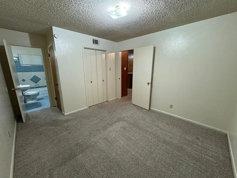 806 Safady St — Photo 11