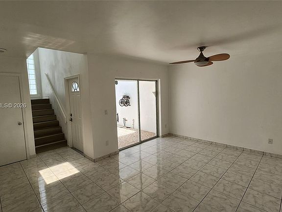 4th image of 5060 Elmhurst Rd APT B
