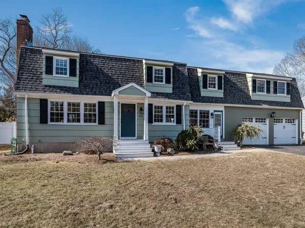 41 Meadowood Lane, Old Saybrook, CT 06475