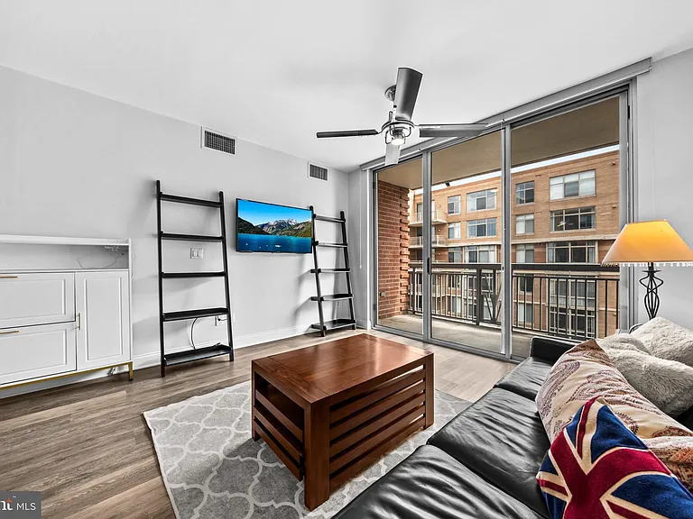 1020 N Highland St #907 — Photo 16