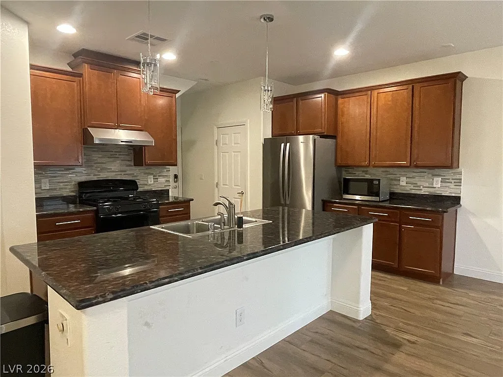 3 bed, 2.5 bath, 1828 sqft, $2,195 — Photo 4