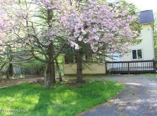 7201 Rimrock Dr, Tobyhanna, PA 18466