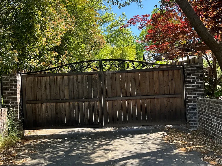 6724 Walnut Ave — Photo 5