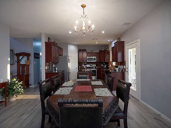 4th image of 3026 Howard Dr