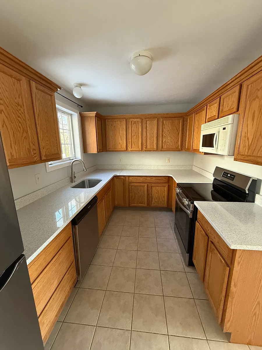 Building Photo - 24 Creston St #24